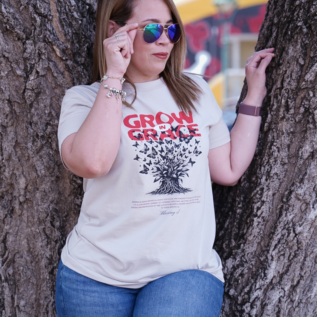 Wo's Classic Tee Grow in Grace